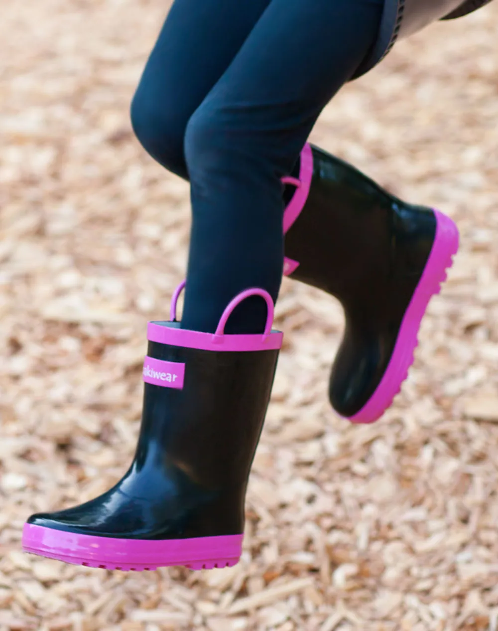 CHILDREN’S RUBBER RAIN BOOTS BLACK & PINK