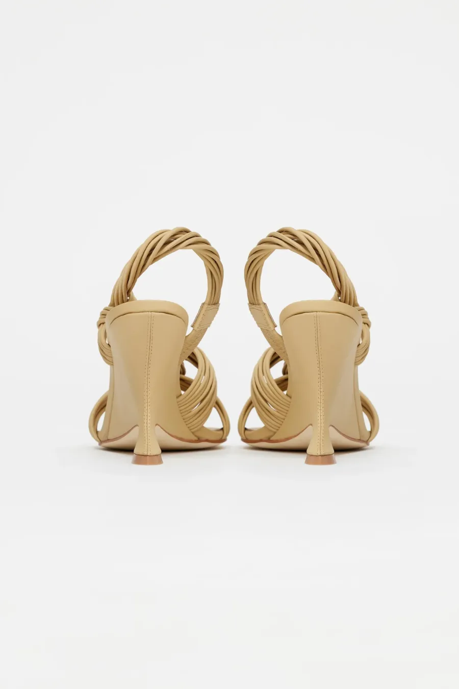 Iverly Knot Wedge Biscuit