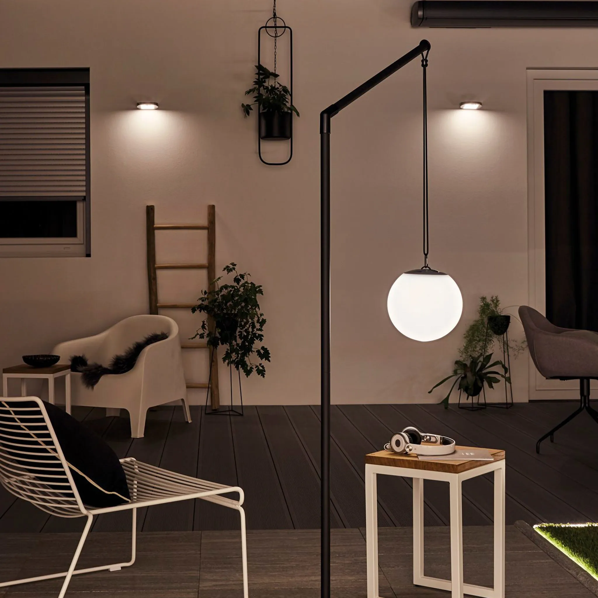 Outdoor Ryse 1.2W LED Solar Wall Light with Motion Detection in White