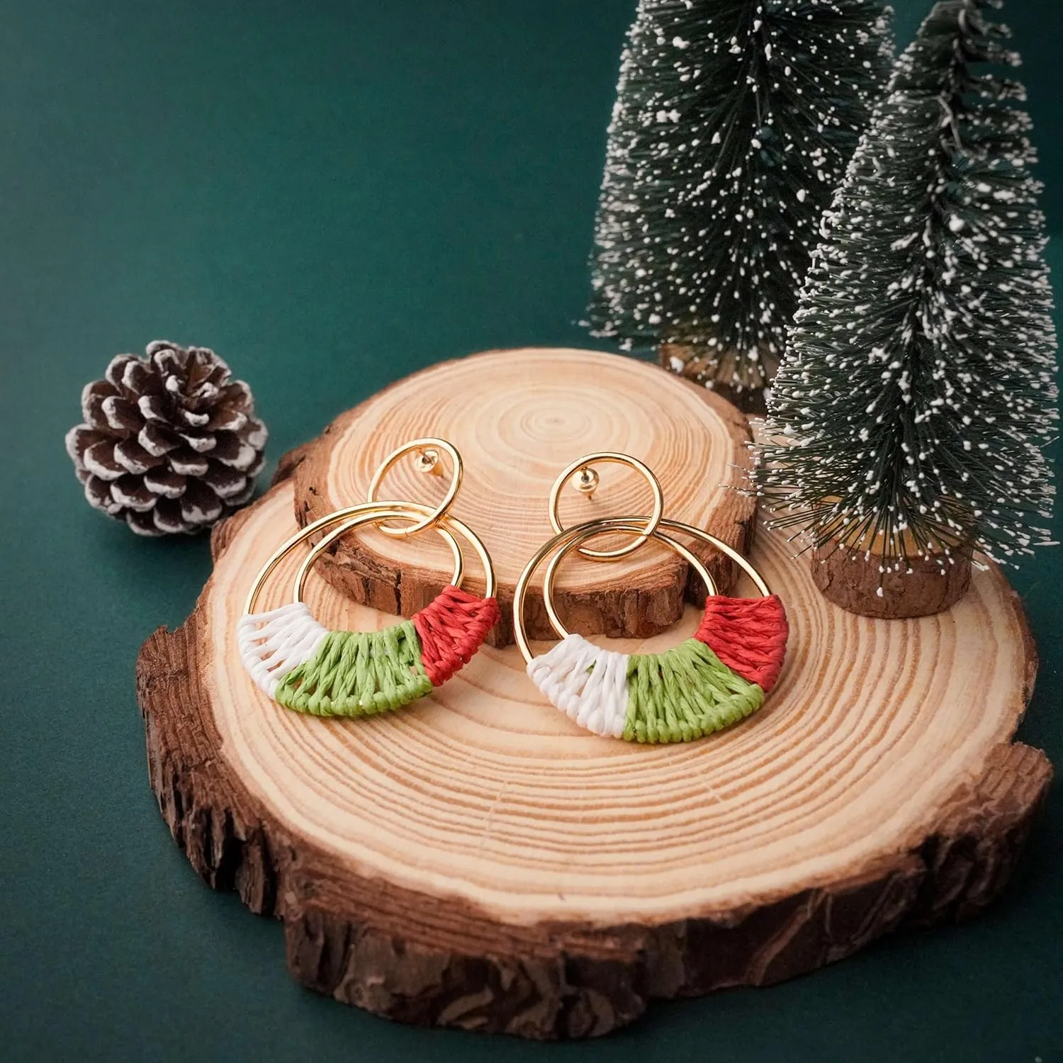 Raffia Hoop Earrings for Women Fun Boho Summer Beach Earrings Lightweight Handmade Straw Wicker Rattan Dangle Earrings Statement Geometric Round Drop Earrings