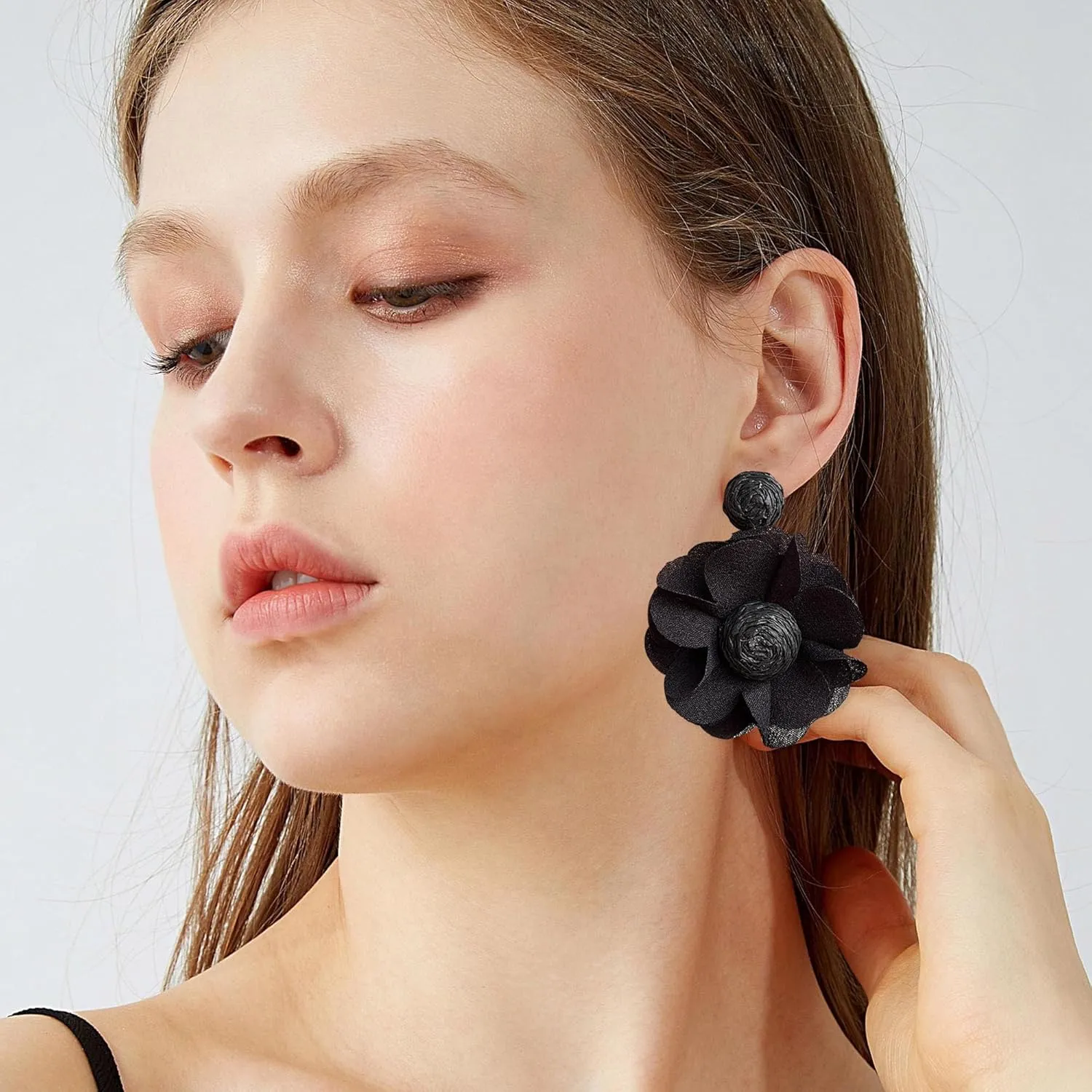 Rattan Flower Drop Earrings Raffia Dangle Boho Statement Earrings for Women