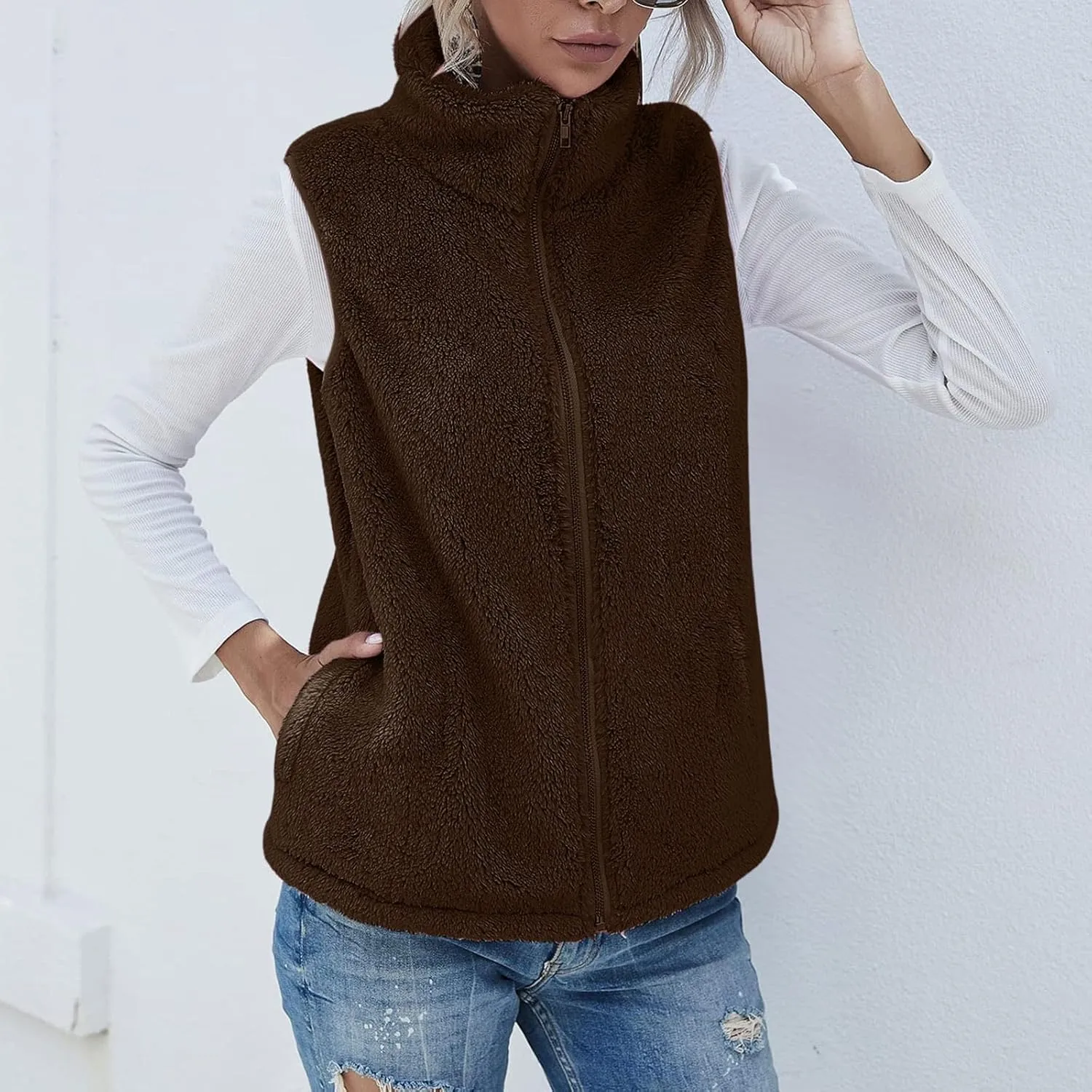 Womens Fleece Vest Lightweight Sleeveless Sherpa Jackets Casual Warm Zipper Vest Winter Outerwear with Pockets