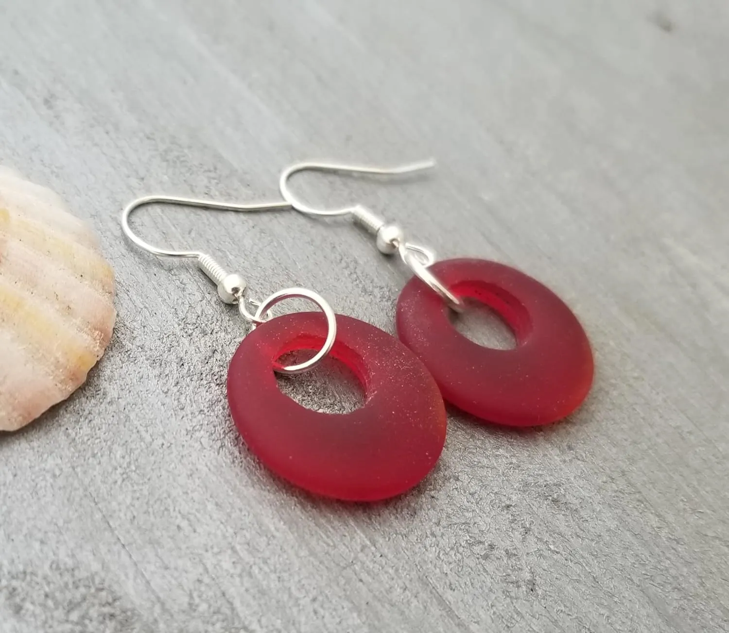 Yinahawaii Sea Glass Earrings, Hawaiian Jewelry For Women Handmade Earrings, Minimalist Circle Beach Jewelry, Sea Glass Jewelry Beach Earrings, Birthday Gift For Girls (July Birthstone - Ruby Red)